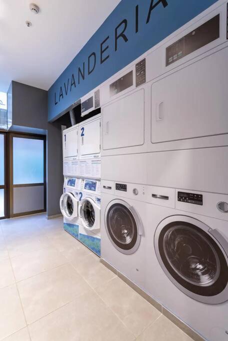 Completo E Moderno Com Ar Condicionado E Piscina No Centro Do Rio *